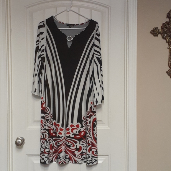 True Envy red, black multi women's dress. - Picture 1 of 5